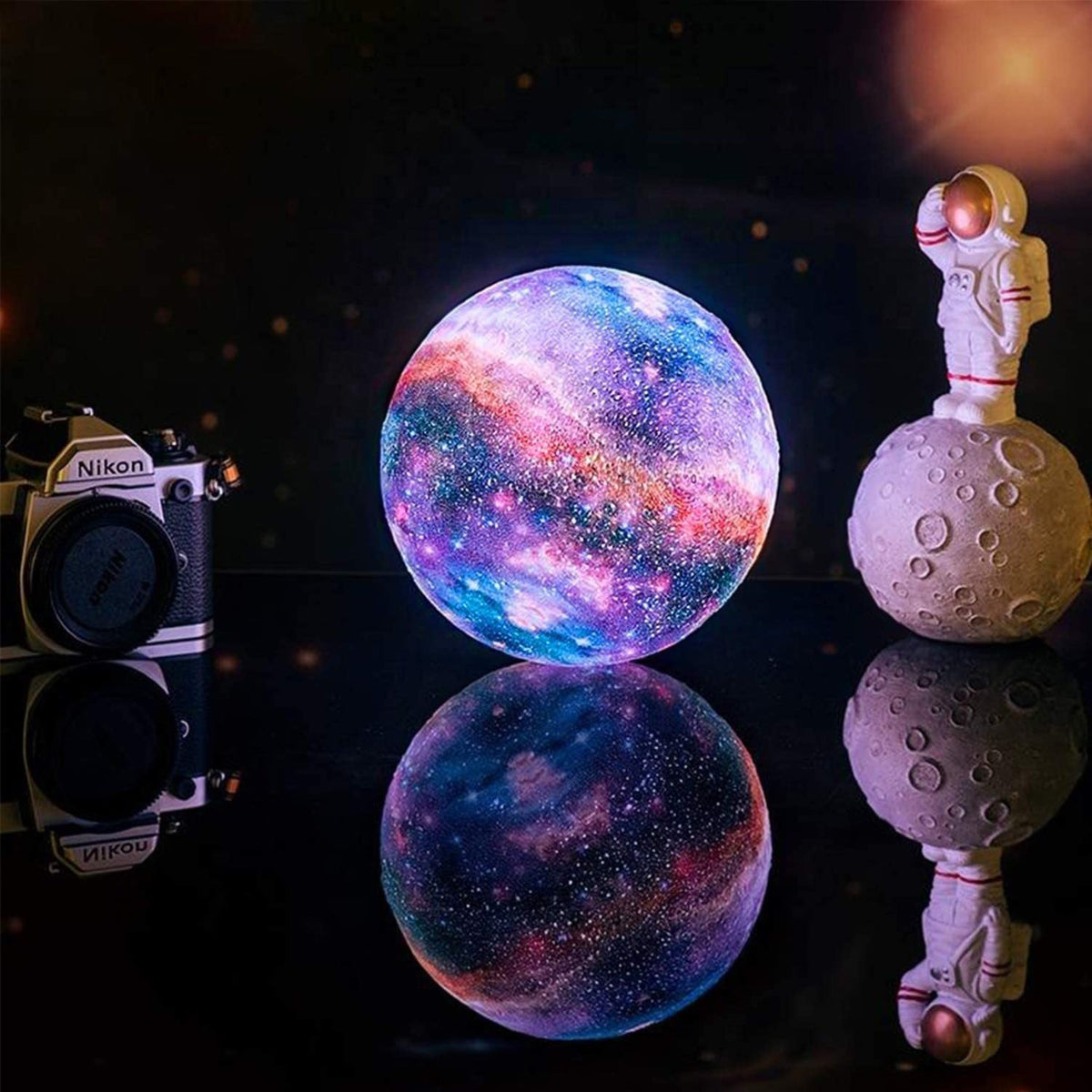 3D Lunar Globe Decorative Night Light with 16 Color Options and Wireless Rechargeable Design for Bedrooms, Desks, and Living Spaces