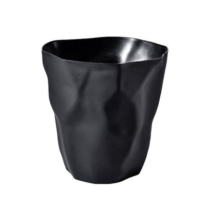 Petite poubelle en plastique blanc de 10,6 pouces pour salle de bain, chambre, bureau, coiffeuse, corbeille à papier légère pour intérieur