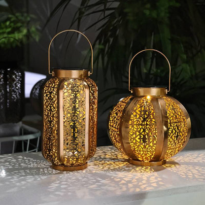 Lampes solaires de jardin élégantes | Conception en fer durable avec capteur crépusculaire automatique | Éclairage extérieur étanche pour une ambiance exceptionnelle