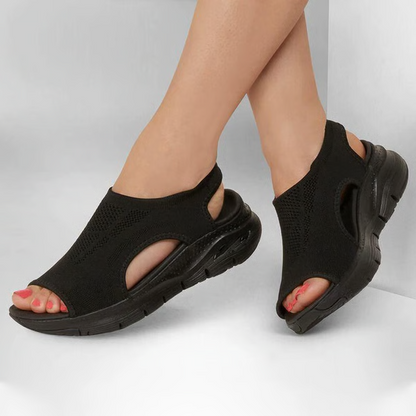 Sandales athlétiques à enfiler pour femmes avec soutien de la voûte plantaire et semelle intérieure coussinée pour un confort tout au long de la journée