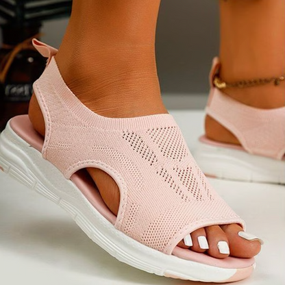Sandales athlétiques à enfiler pour femmes avec soutien de la voûte plantaire et semelle intérieure coussinée pour un confort tout au long de la journée