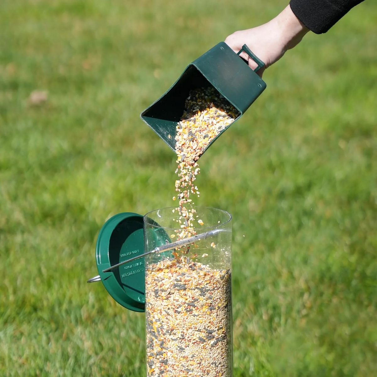 Weight-Activated Spinning Bird Feeder for Outdoors with Anti-Squirrel Rotating Perch Metal Seed Dispenser for Cardinals Finches Wild Birds B