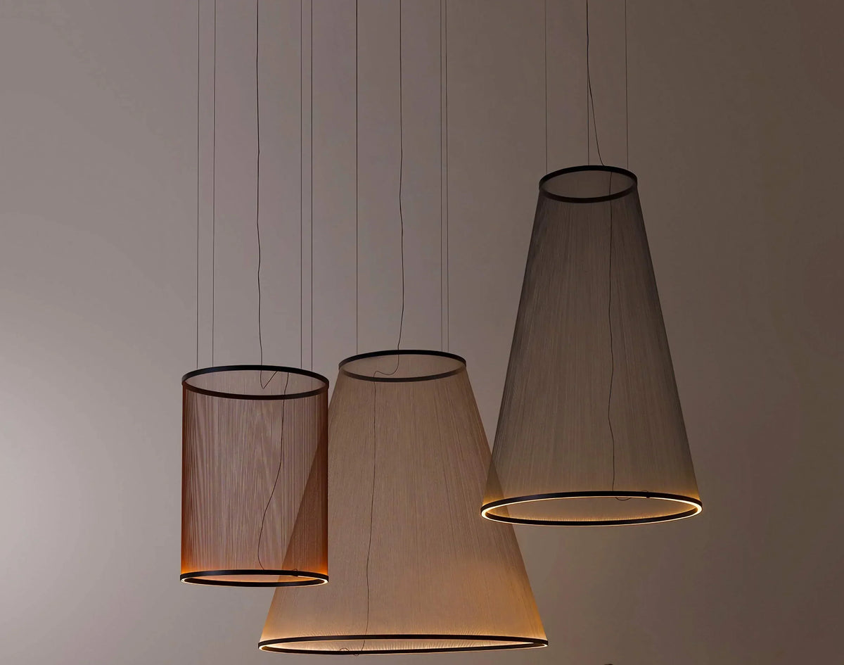 Lustre à abat-jour en tissu superposé avec LED intégrée pour salles à manger, îlots de cuisine et hauts plafonds | Suspension moderne à câbles réglables multi-niveaux