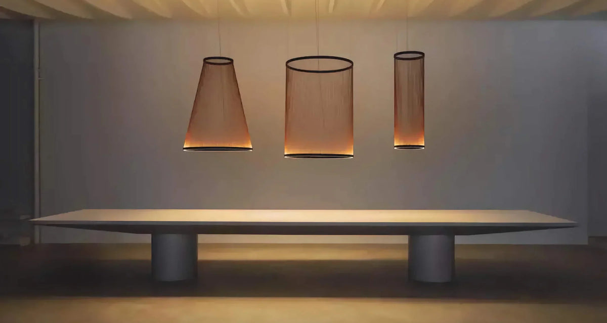 Lustre à abat-jour en tissu superposé avec LED intégrée pour salles à manger, îlots de cuisine et hauts plafonds | Suspension moderne à câbles réglables multi-niveaux