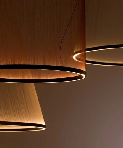 Lustre à abat-jour en tissu superposé avec LED intégrée pour salles à manger, îlots de cuisine et hauts plafonds | Suspension moderne à câbles réglables multi-niveaux