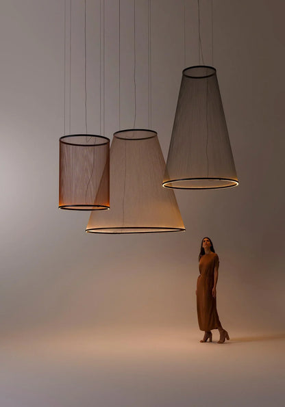 Lustre à abat-jour en tissu superposé avec LED intégrée pour salles à manger, îlots de cuisine et hauts plafonds | Suspension moderne à câbles réglables multi-niveaux