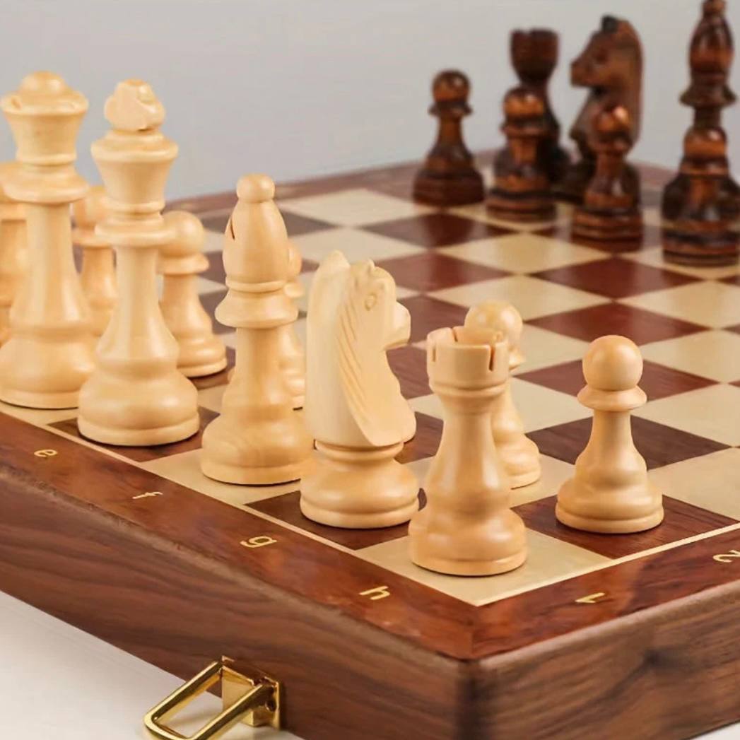 Jeu d'échecs portable en bois avec pièces lestées