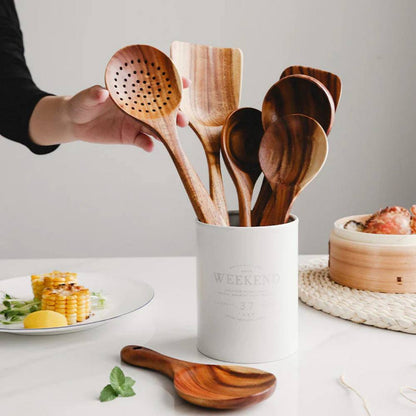 Ensemble d'ustensiles de cuisine rustiques en bois, durables et élégants