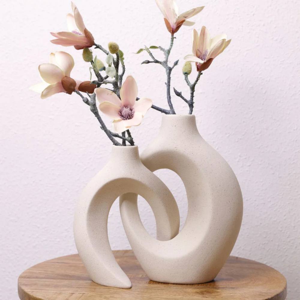 Beau vase en porcelaine à motifs floraux