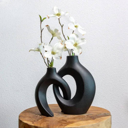 Beau vase en porcelaine à motifs floraux