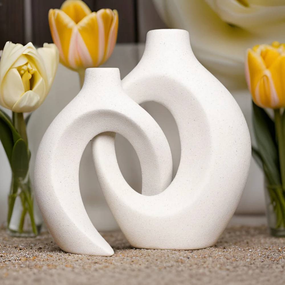 Beau vase en porcelaine à motifs floraux