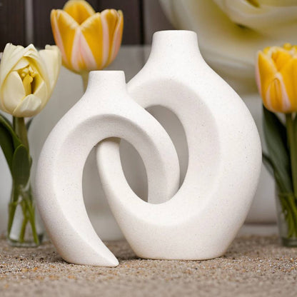 Beau vase en porcelaine à motifs floraux
