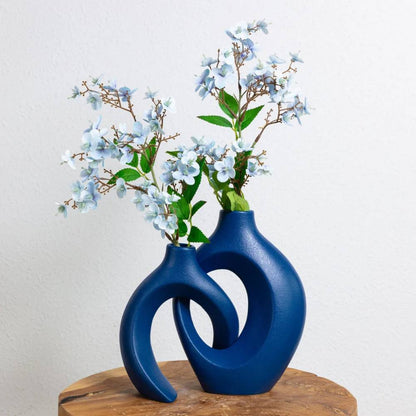 Beau vase en porcelaine à motifs floraux