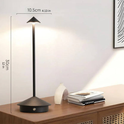 Lampe de bureau LED mince au style contemporain