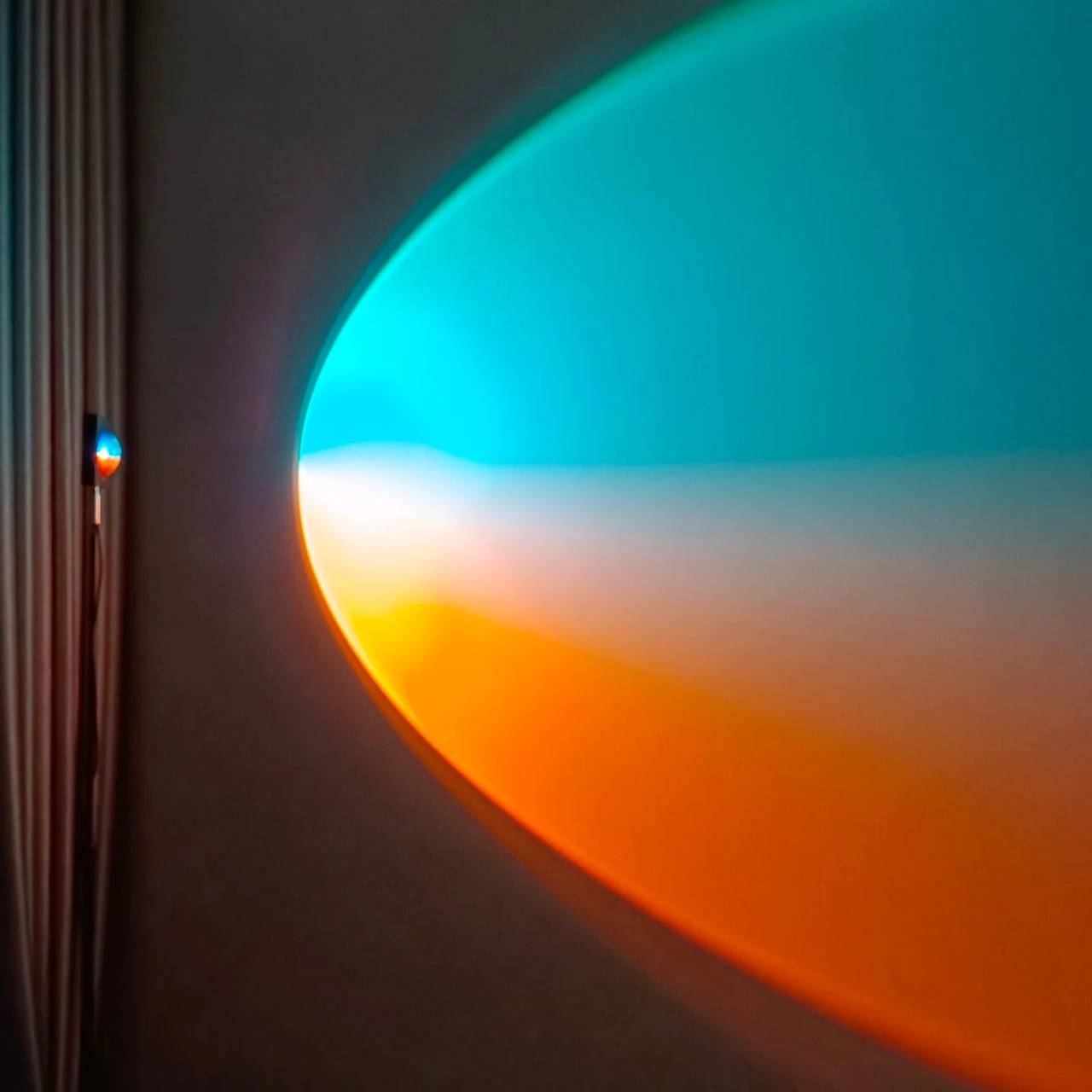 Lampadaire LED élégant avec effet de lumière d'ambiance
