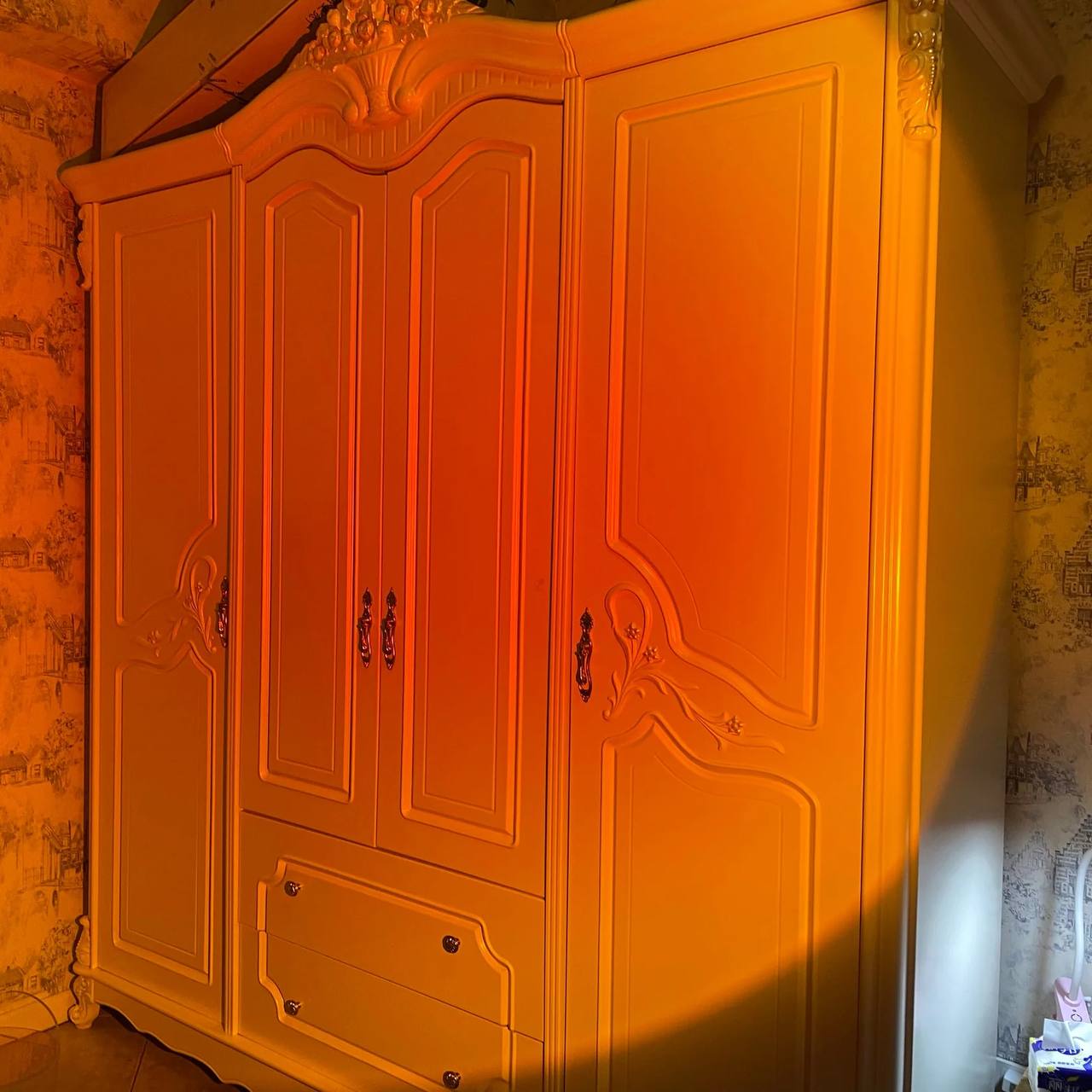 Lampadaire LED élégant avec effet de lumière d'ambiance