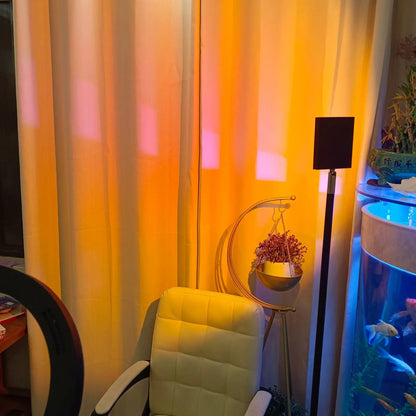 Lampadaire LED élégant avec effet de lumière d'ambiance