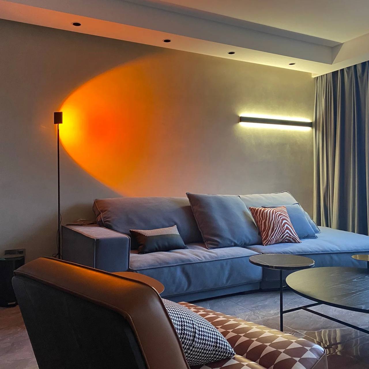 Lampadaire LED élégant avec effet de lumière d'ambiance
