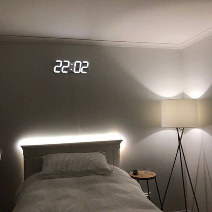 Horloge murale LED contemporaine avec luminosité réglable