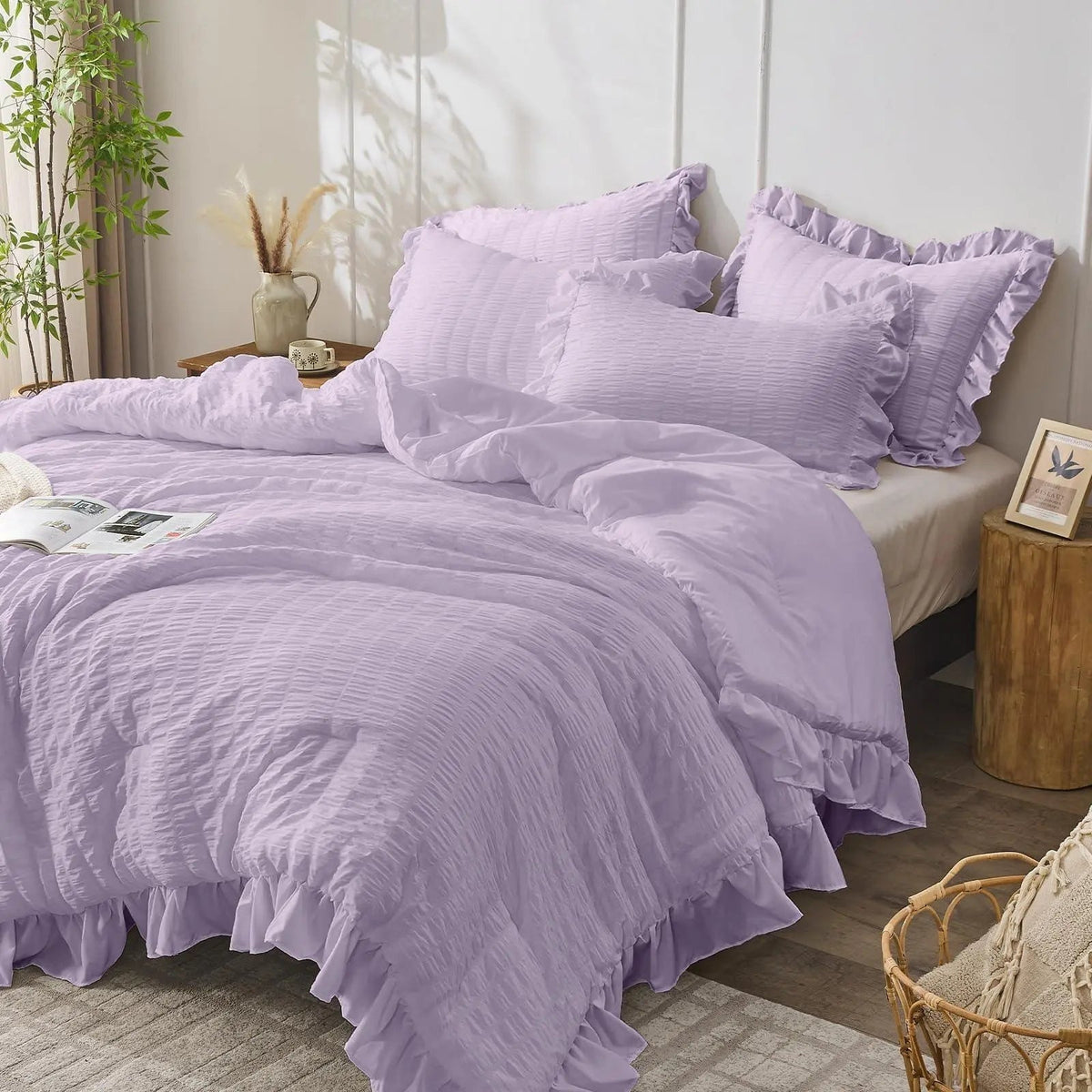 Textured Seersucker Duvet Cover Set with Lace Trim | 3-Piece Wrinkle-Free Bedding with Pillowcases | Lightweight Breathable Comforter