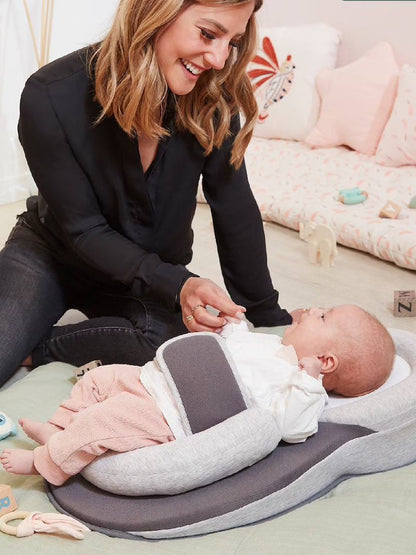 Coussin incliné pour sommeil de bébé avec inclinaison de 15° pour soulager le reflux et améliorer le repos