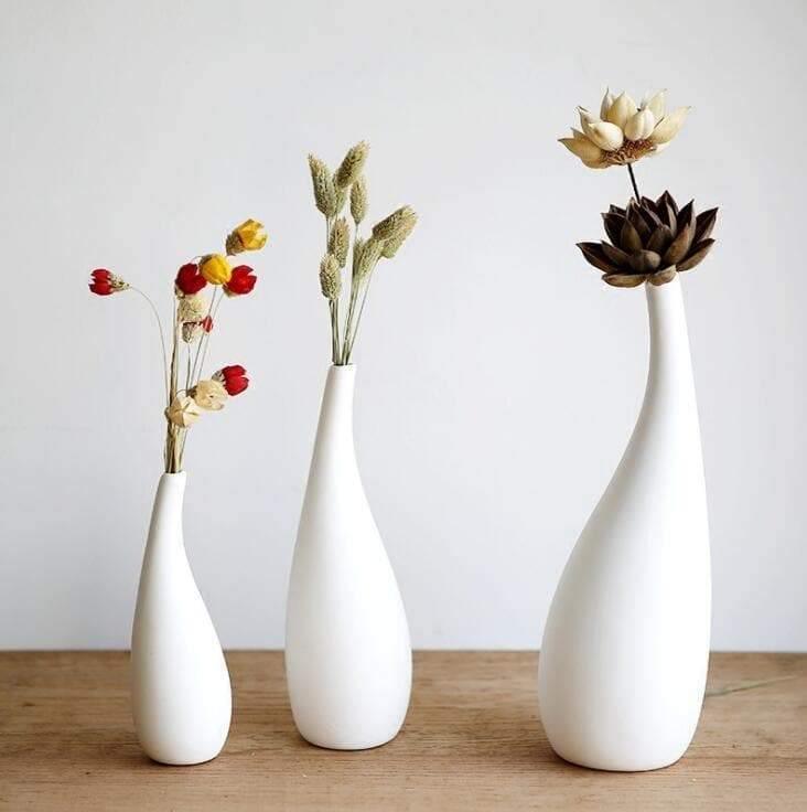 White Porcelain Vase with Water Drop Design