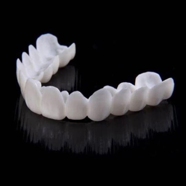 Moldable Snap-On Veneers for Upper & Lower Teeth – Custom-Fit Cosmetic Cover for a Natural White Smile