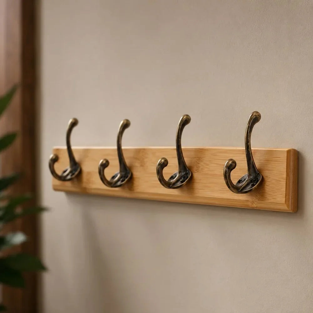 Patère murale d'entrée en bois massif, organisateur pour vestes, écharpes et sacs, finition grain naturel, options 3, 4 ou 5 crochets, idéal pour appartement ou vestiaire