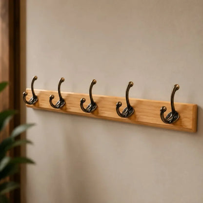 Patère murale d'entrée en bois massif, organisateur pour vestes, écharpes et sacs, finition grain naturel, options 3, 4 ou 5 crochets, idéal pour appartement ou vestiaire