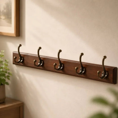 Patère murale d'entrée en bois massif, organisateur pour vestes, écharpes et sacs, finition grain naturel, options 3, 4 ou 5 crochets, idéal pour appartement ou vestiaire