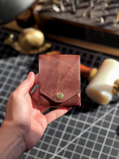 Slim Bifold Leather Wallet with Built-In Pen Holder – Vegetable-Tanned Cowhide Card Case for Men & Women