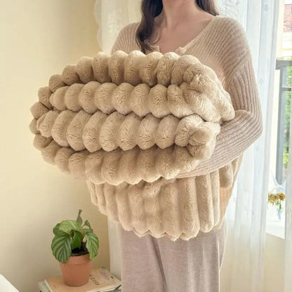 CLOUDHARE – Plush Blanket Set for Luxurious Cozy Living