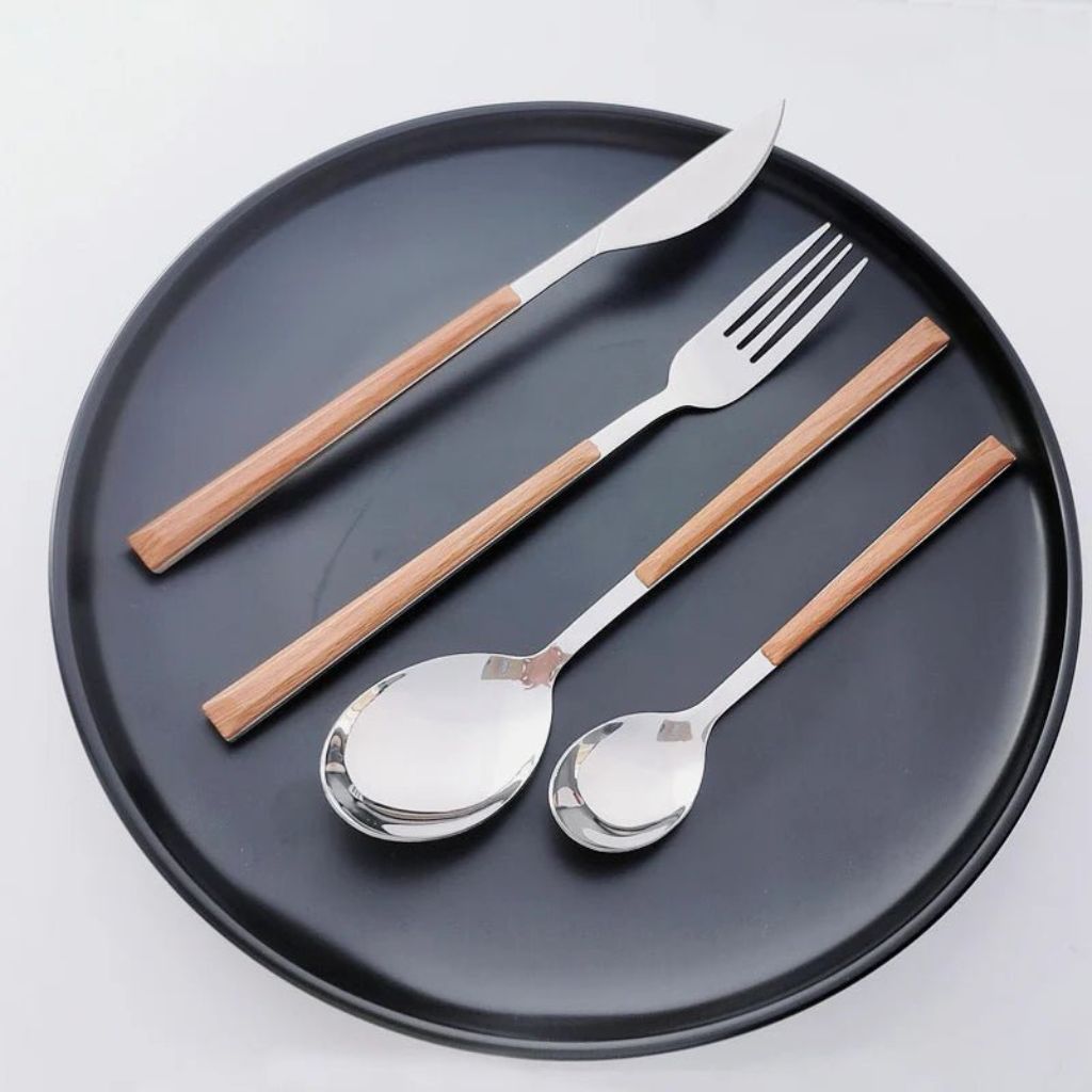30-Piece Flatware Set Wood-Effect Handles Gold & Silver Finish for 6 Service for Family Dining Everyday Tableware Dinnerware