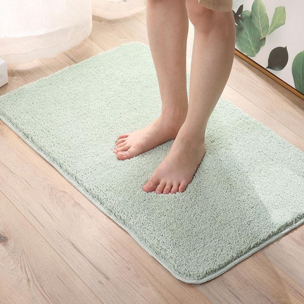 Plush Microfiber Bathroom Mat Non-Slip Fast-Dry Water Absorbent Rug for Shower Tub Kids Pets 8 Colors 5 Sizes Machine Washable