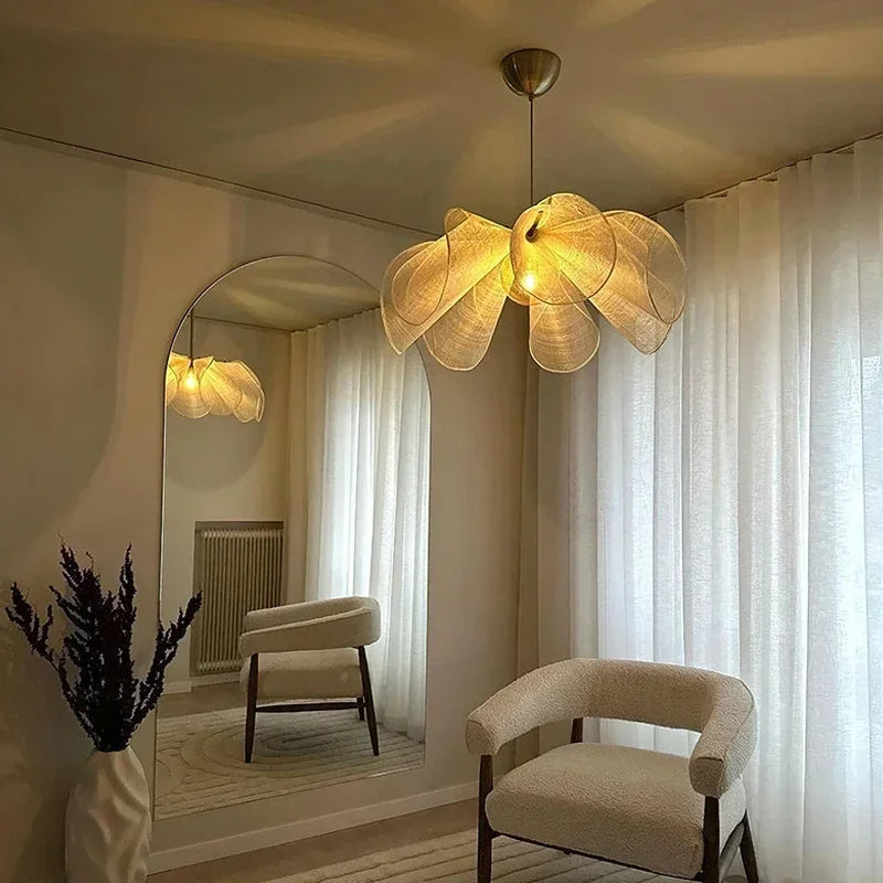 Vintage Fabric Pendant Light with Curved Shade – Warm Glow Ceiling Fixture for Dining Room, Bedroom & Reading Nook