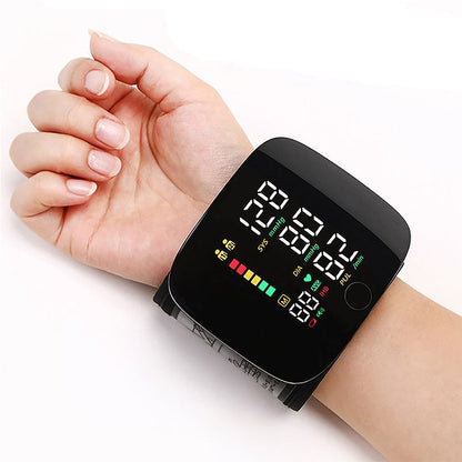 Tensiomètre de poignet rechargeable avec lecture vocale et écran LCD pour le suivi de la santé à domicile, adultes, seniors, facile à transporter, automatique