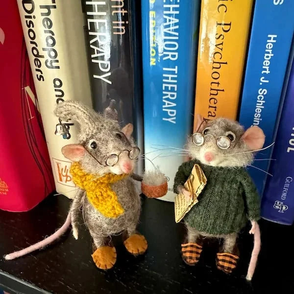Felted Wool Mouse Figurine – Handmade Artisan Ornament for Christmas Tree, Holiday Mantel Display & Year-Round Shelf Decor