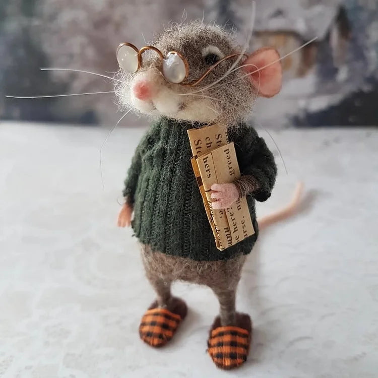 Felted Wool Mouse Figurine – Handmade Artisan Ornament for Christmas Tree, Holiday Mantel Display & Year-Round Shelf Decor