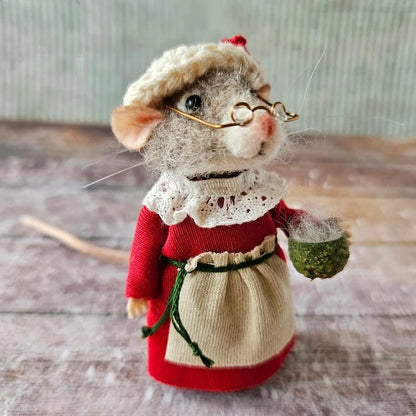 Felted Wool Mouse Figurine – Handmade Artisan Ornament for Christmas Tree, Holiday Mantel Display & Year-Round Shelf Decor