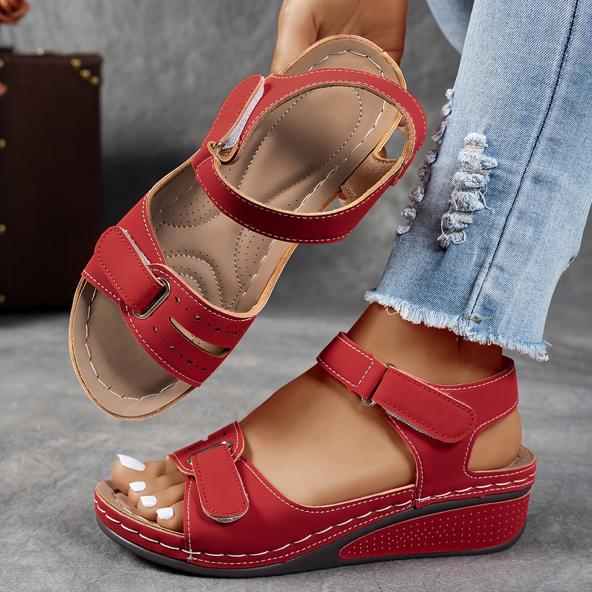 Women's Cushioned Platform Sandals with Arch Support – Adjustable Hook-and-Loop Straps for All-Day Wear – Slip-Resistant Sole